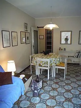 House Olivedo דירה *